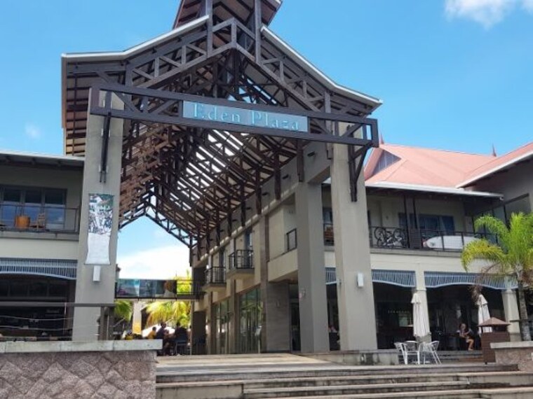 The Boardwalk Bar and Grill-4